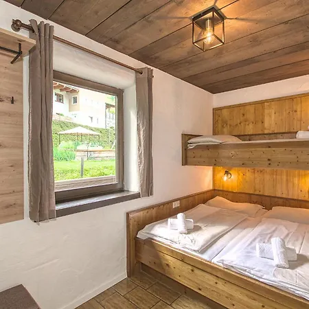 아파트 Haus Kitzsteinhorn 6 - By Alpen